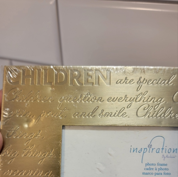 NEW in package metal inspirational picture frame with Messages of children. - Picture 2 of 6